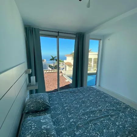 Villa Vill’a_r Costa Adeje (Tenerife)